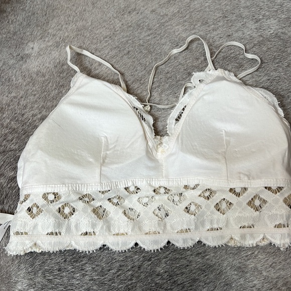 Yahada - Cream Bralette - Picture 4 of 6